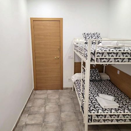 ホテル Coliving New San Bernando マドリード エクステリア 写真