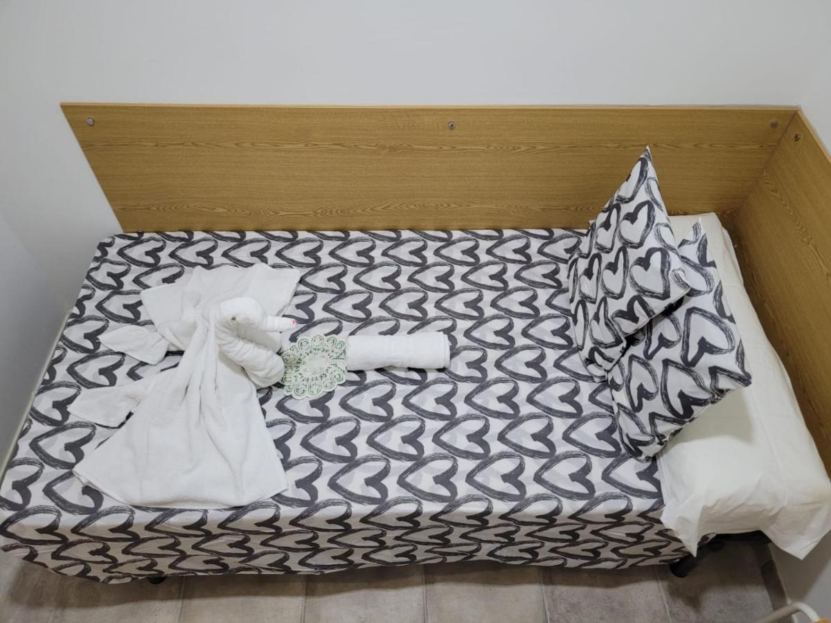 ホテル Coliving New San Bernando マドリード エクステリア 写真